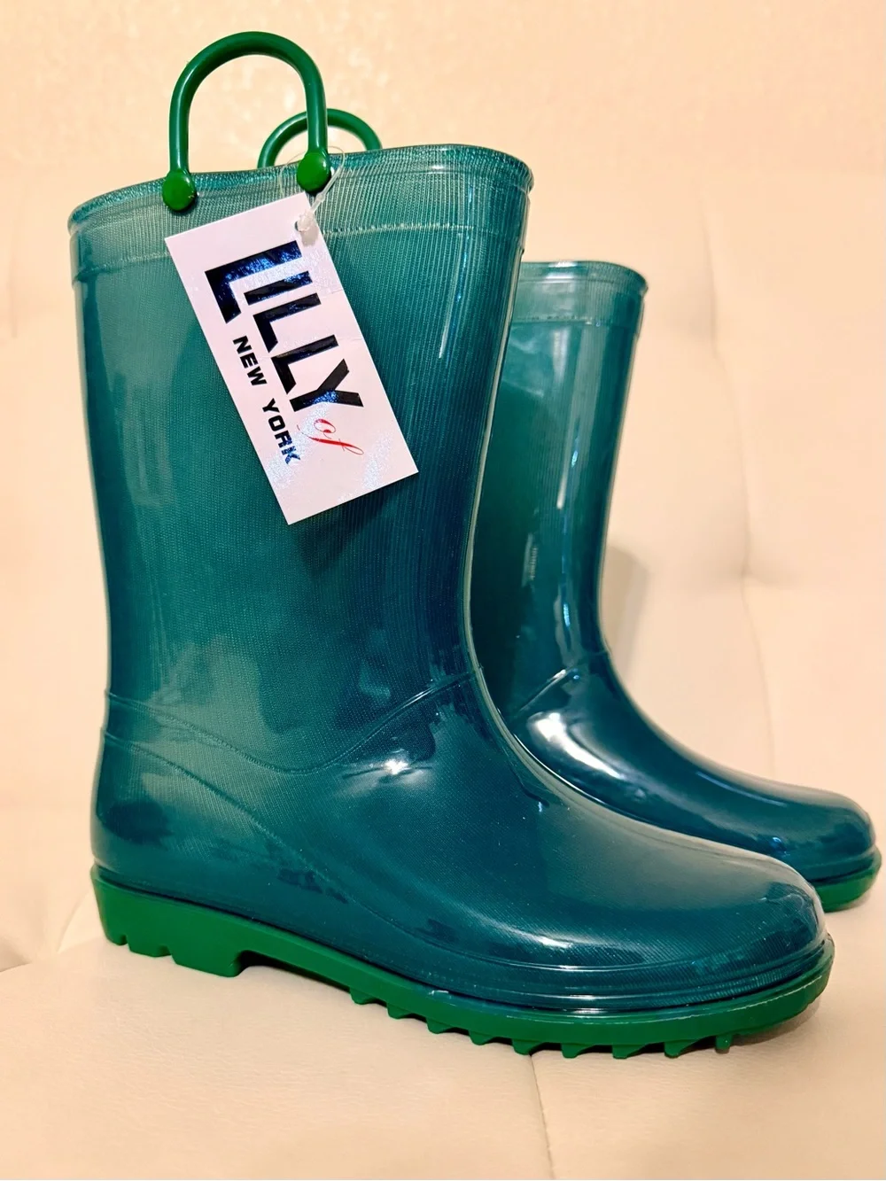 Lilly of New York Kids Teal Rain Boots with Green Soles size Y1